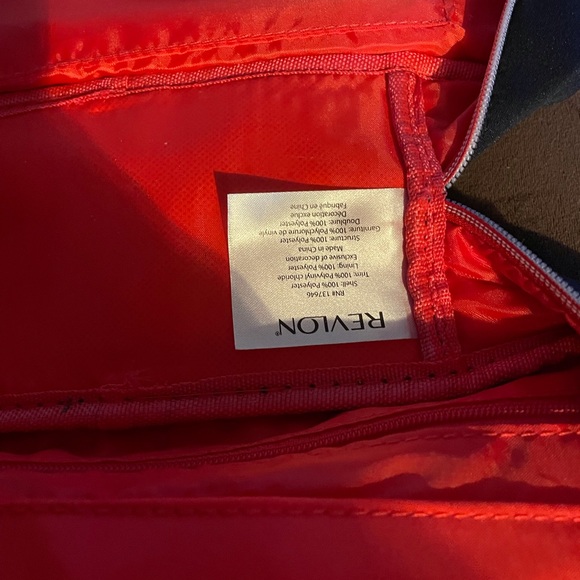 Revlon Travel Cosmetic Toiletry Bag NWT - Picture 6 of 13